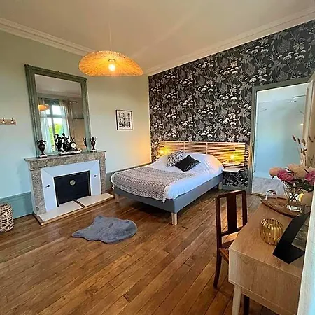 Chateau De 3* Pougy