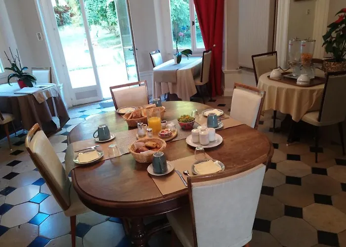 Chateau De B&B Pougy